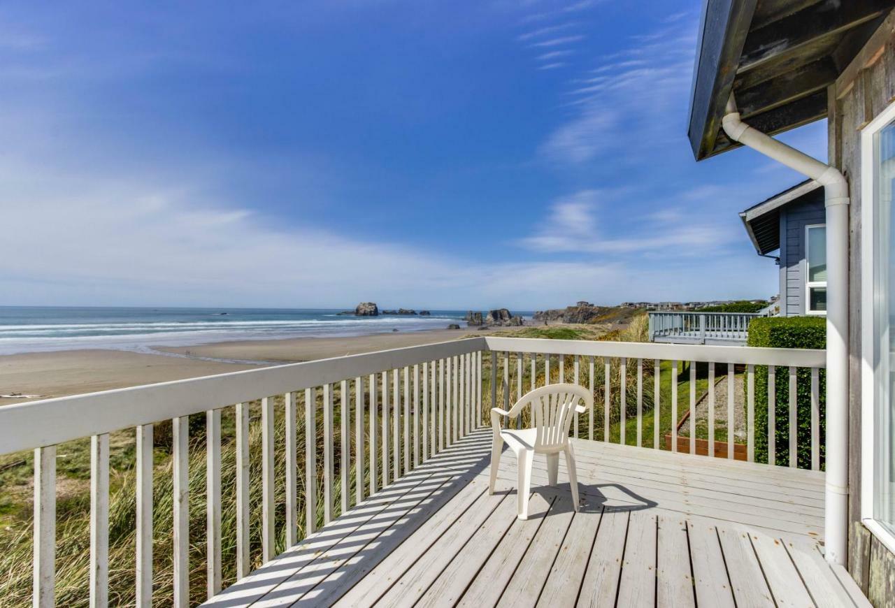 Spindrift Oceanfront Home バンドン エクステリア 写真
