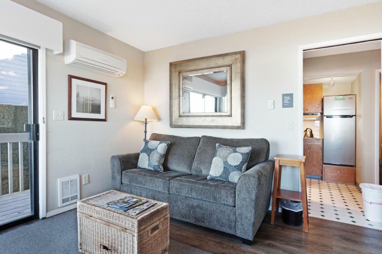 Spindrift Oceanfront Home バンドン エクステリア 写真