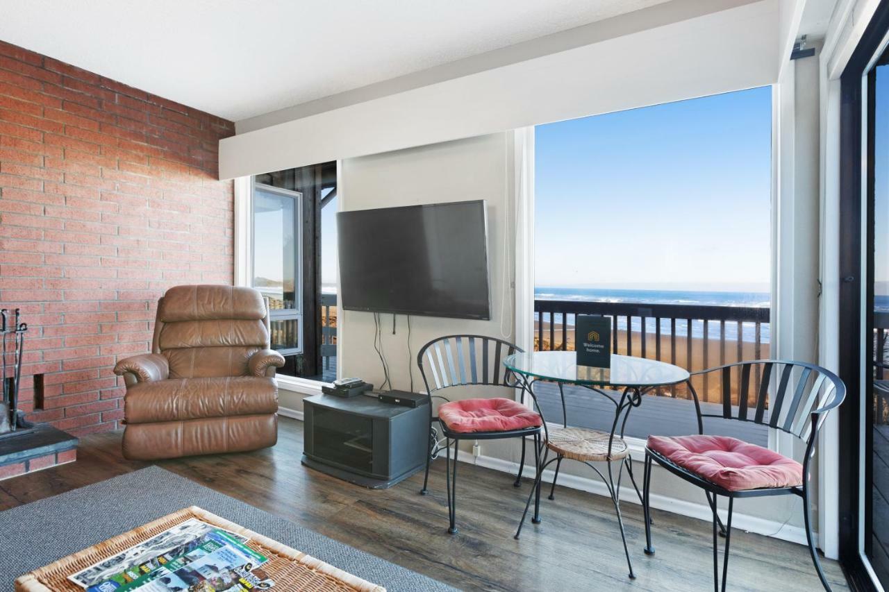 Spindrift Oceanfront Home バンドン エクステリア 写真