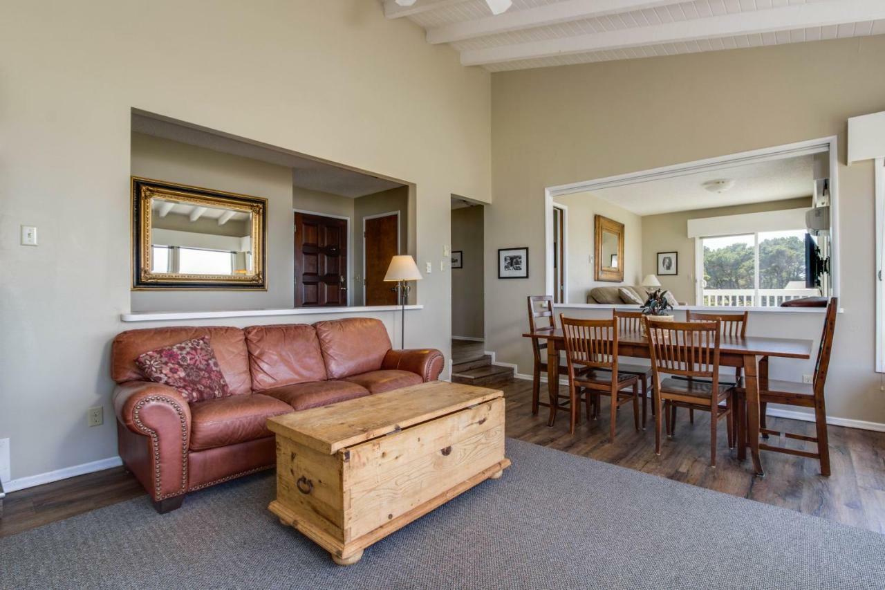 Spindrift Oceanfront Home バンドン エクステリア 写真