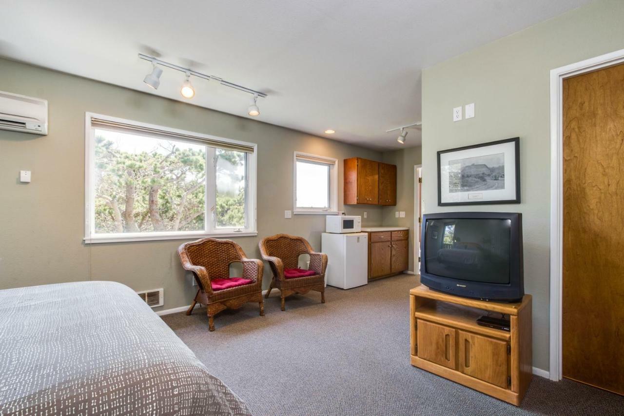 Spindrift Oceanfront Home バンドン エクステリア 写真